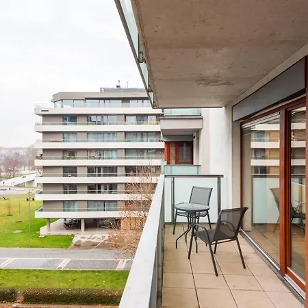 Apartamento River Diamond Residence Apartment In Karlin With Garage And Balcony Praga