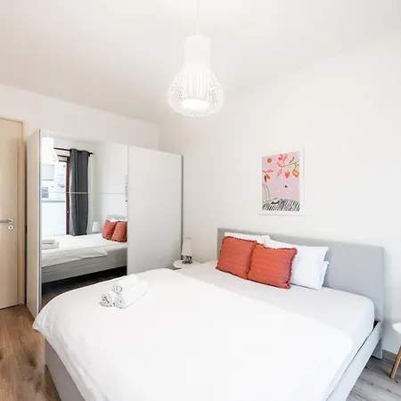 River Diamond Residence Apartment In Karlin With Garage And Balcony *